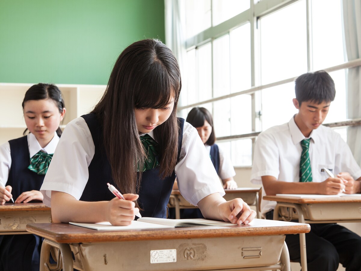 公立学校が抱えるキャリア教育の課題とは？ 「チームみらい」党首、安野貴博氏が具体的な解決策を提言する。※画像出典：PIXTA