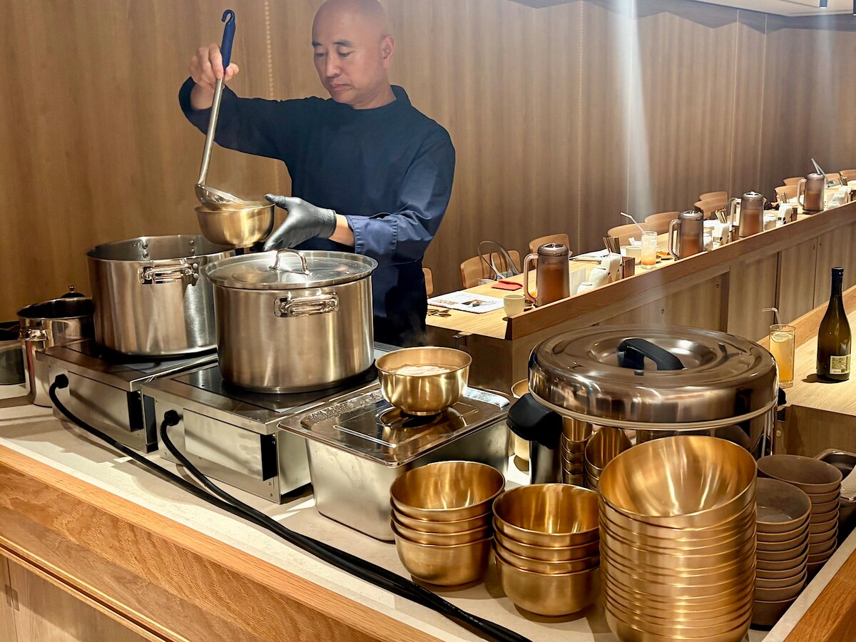 韓国伝統の調理法「トリョム」で仕上げたこだわりのコムタンをクッパスタイルで堪能できます