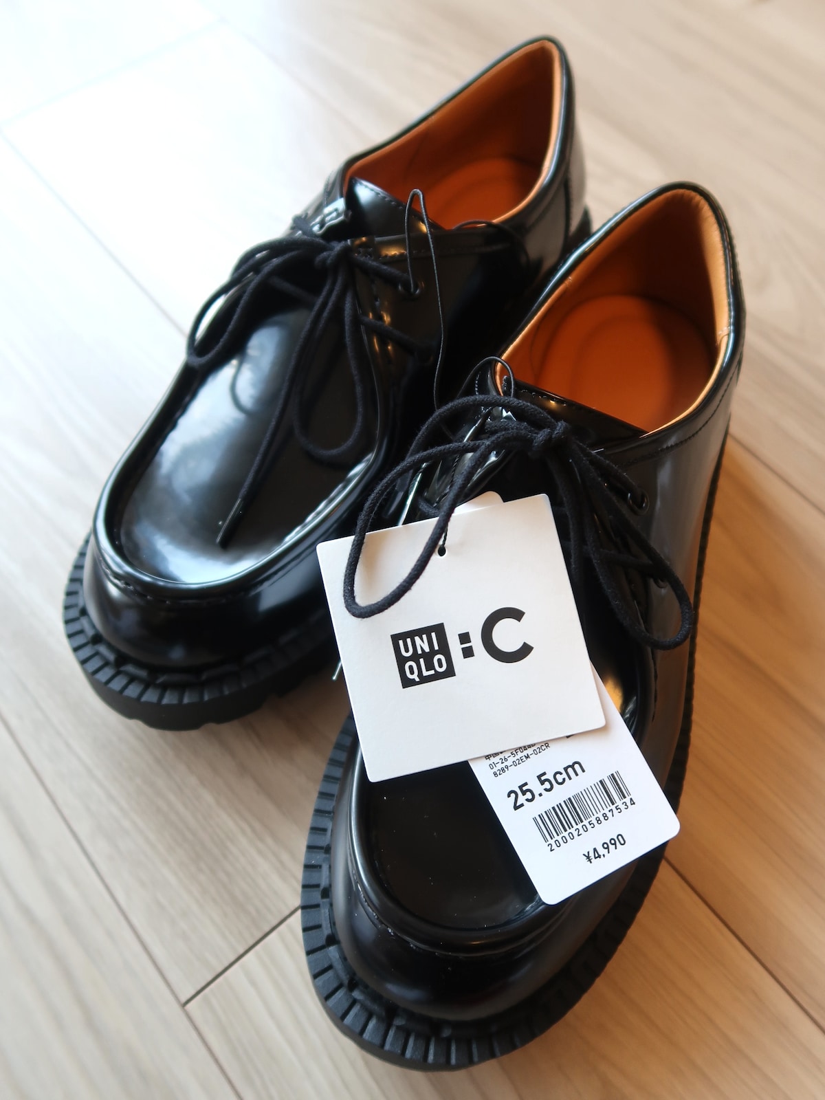 ユニクロ シー　レースアップシューズ　4990円（税込）