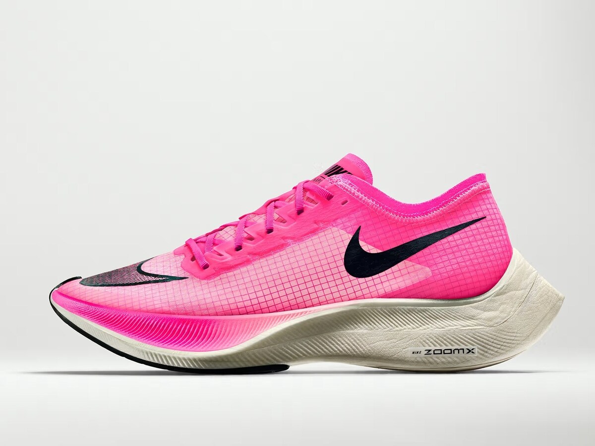 厚底シューズ旋風を巻き起こした「ズームエックス ヴェイパーフライ ネクスト%」※画像:NIKE 公式Webサイト