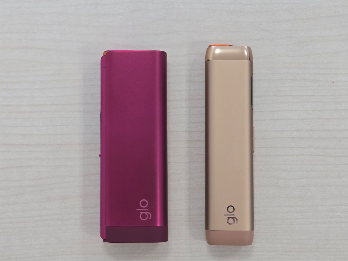 glo Hilo Plus(左)とglo Hilo(右)