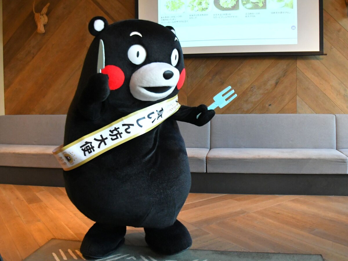 いっぱい食べるモン～＝8月26日、東京都品川区