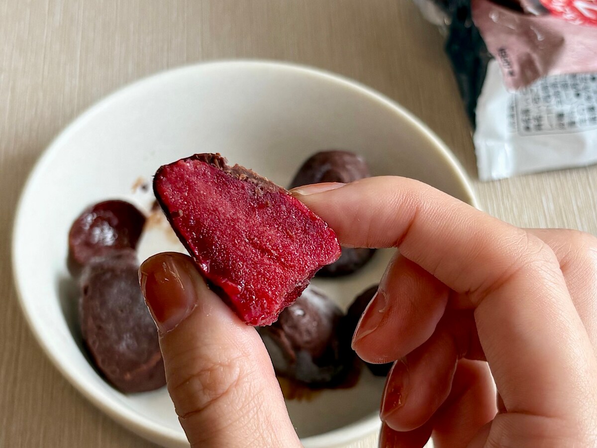 パリパリの薄いチョコ×甘酸っぱいいちごが相性抜群！