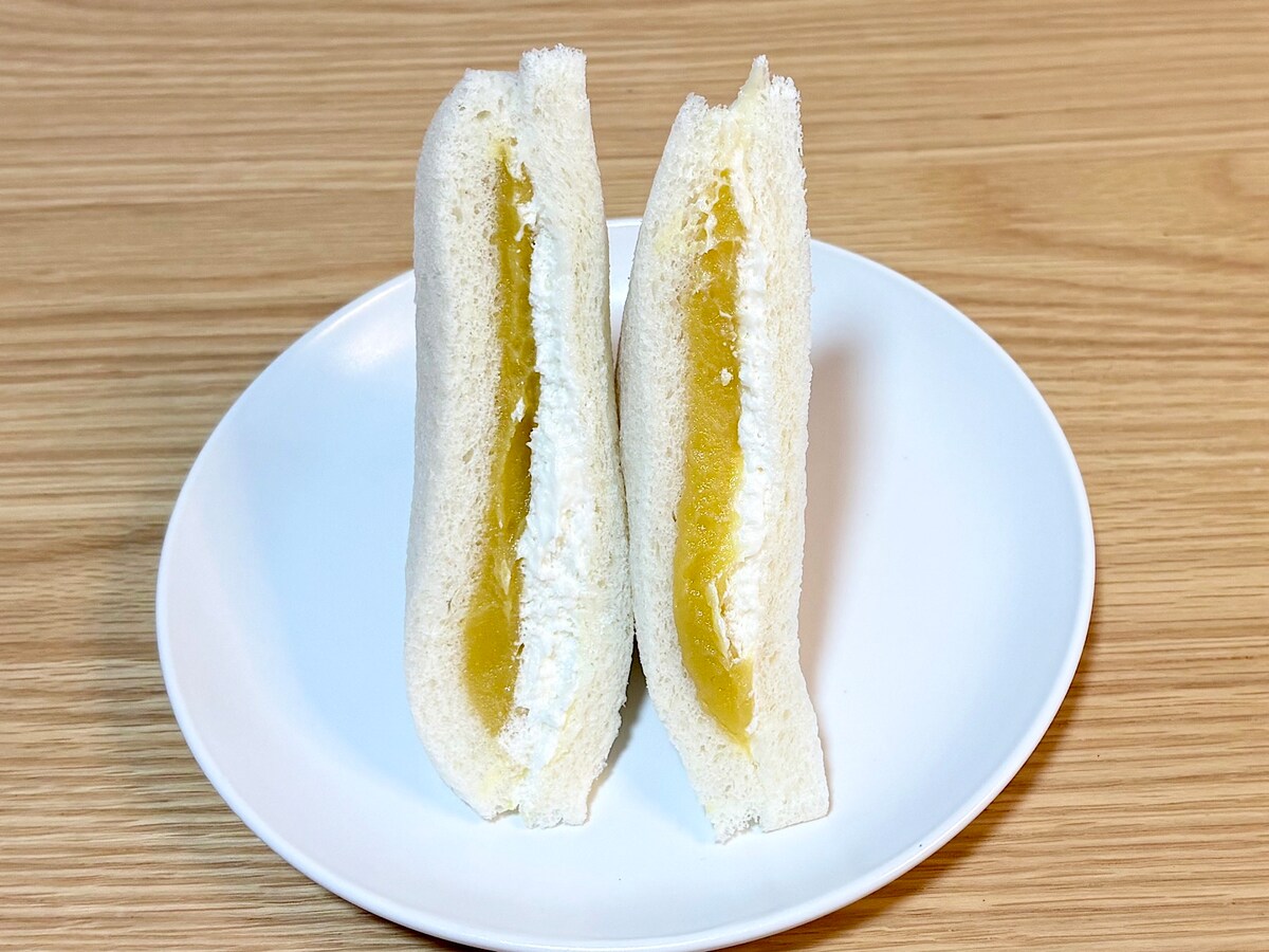 さつまいものおいしさがギュッと詰まったスイーツサンドです 