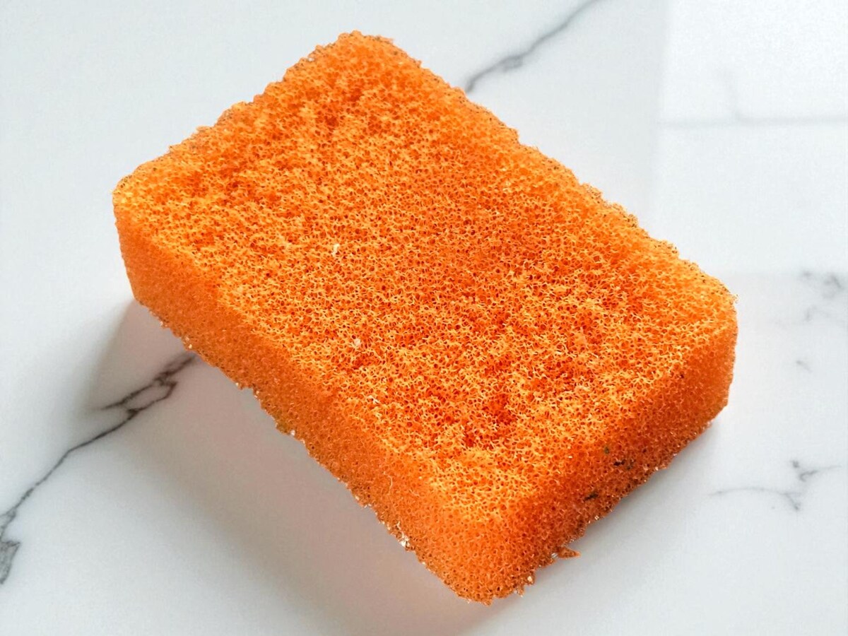 使い古したキッチンスポンジ