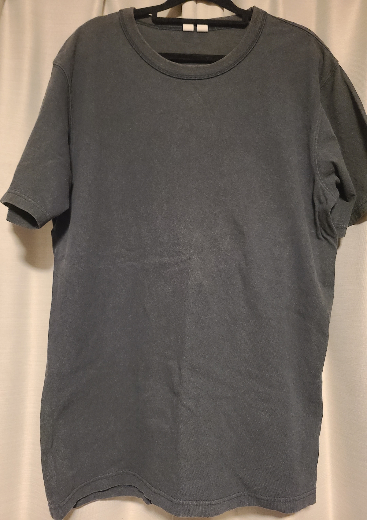 ユニクロの「クルーネックTシャツ」