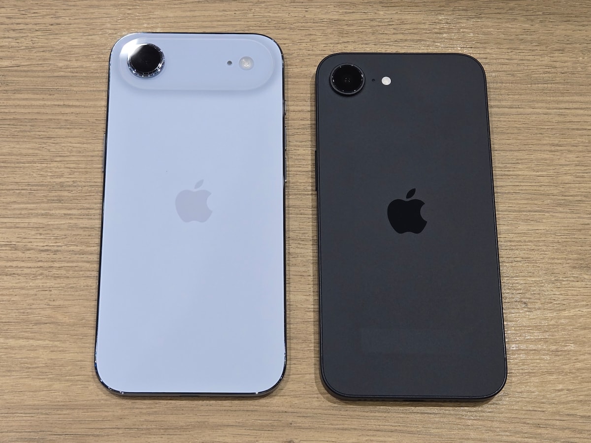 iPhone Air（左）とiPhone 16e（右）