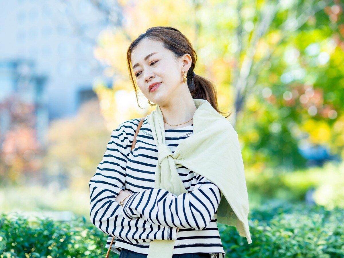 放っておくと危険！孤独な老後を招く人のあるある習慣とは？ ※画像：amanaimages