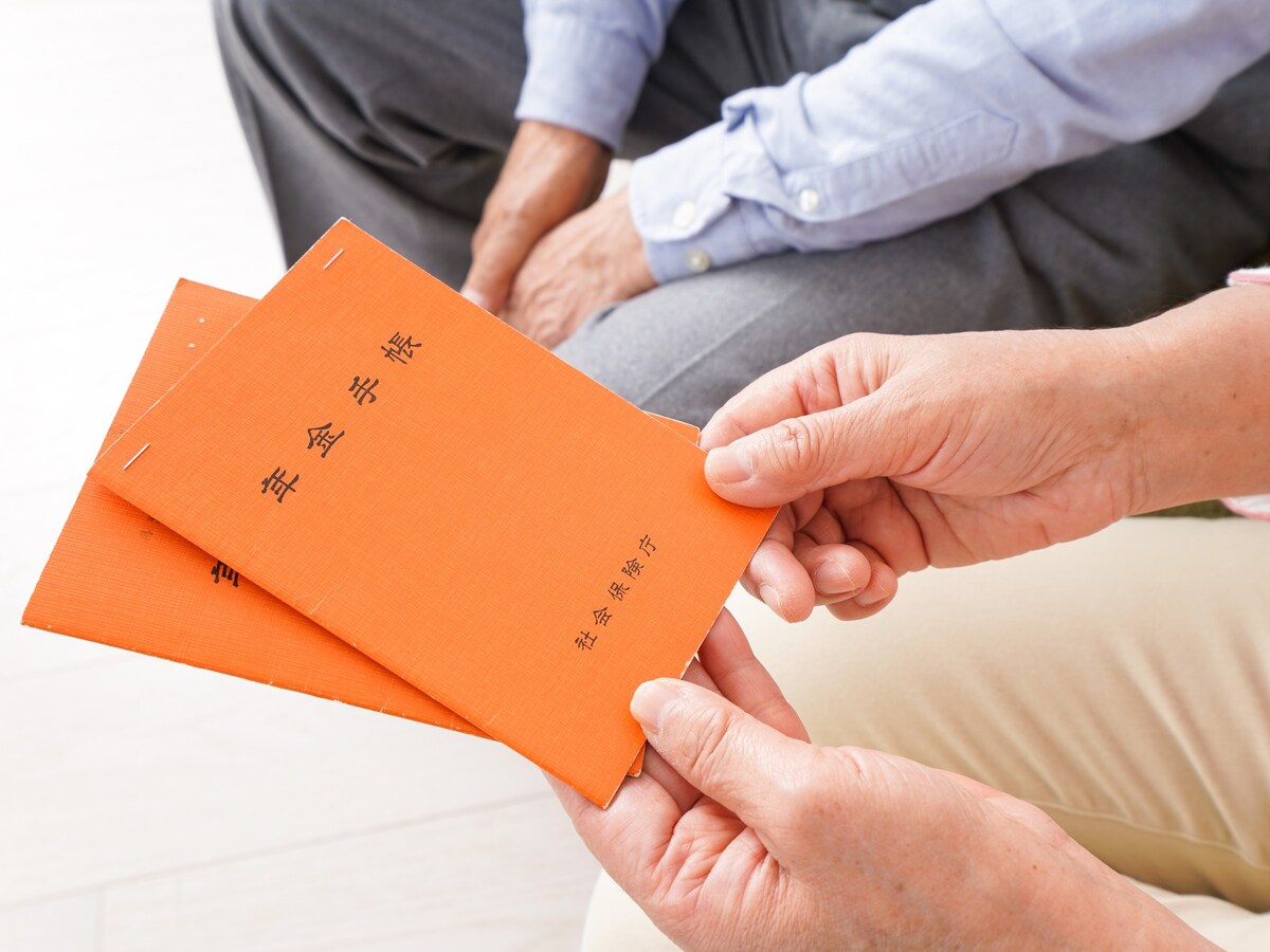 年金の繰上げ受給で後悔しないために。向いている人の特徴と注意点とは※画像：amanaimages