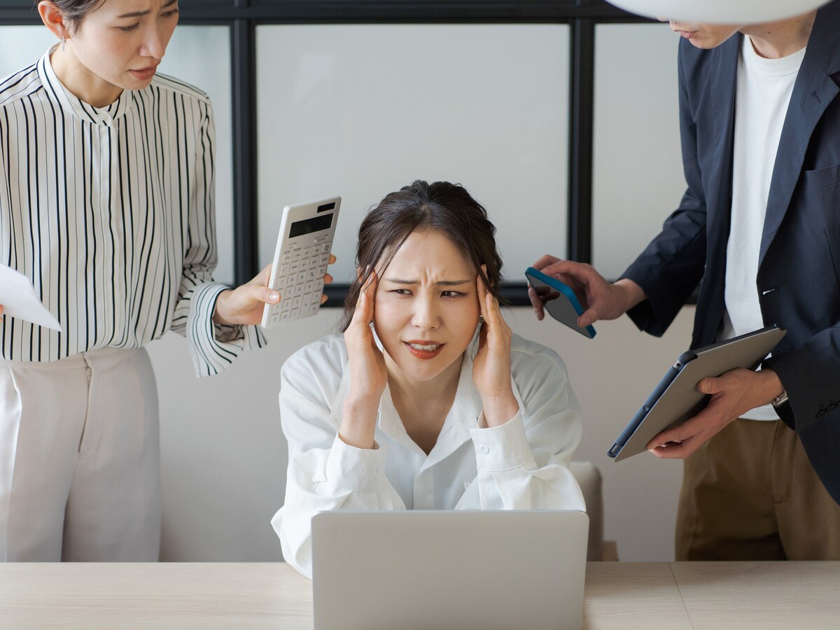 近年増加する部下からの逆パワハラ。上司を悩ませる部下のタイプとは？※画像出典：PIXTA