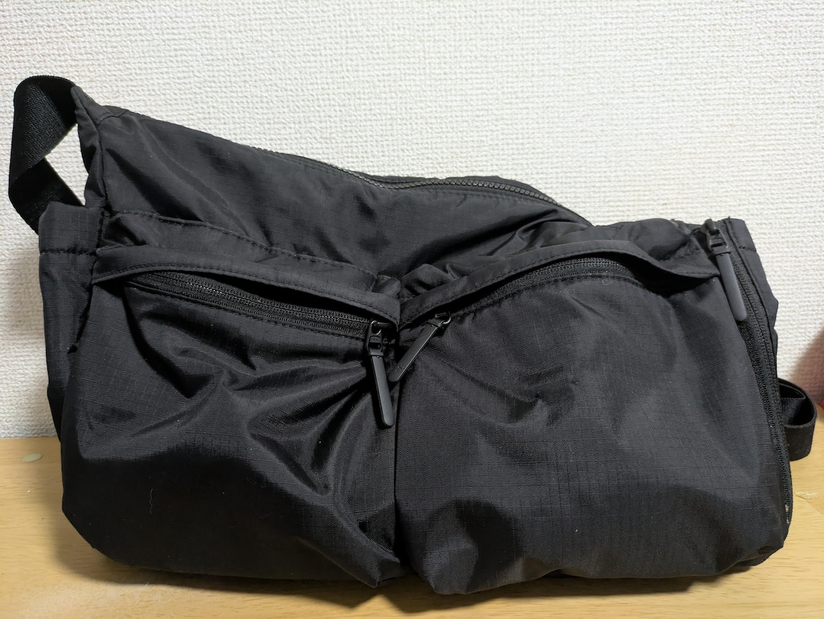 ユニクロの「マルチポケットショルダーバッグ」