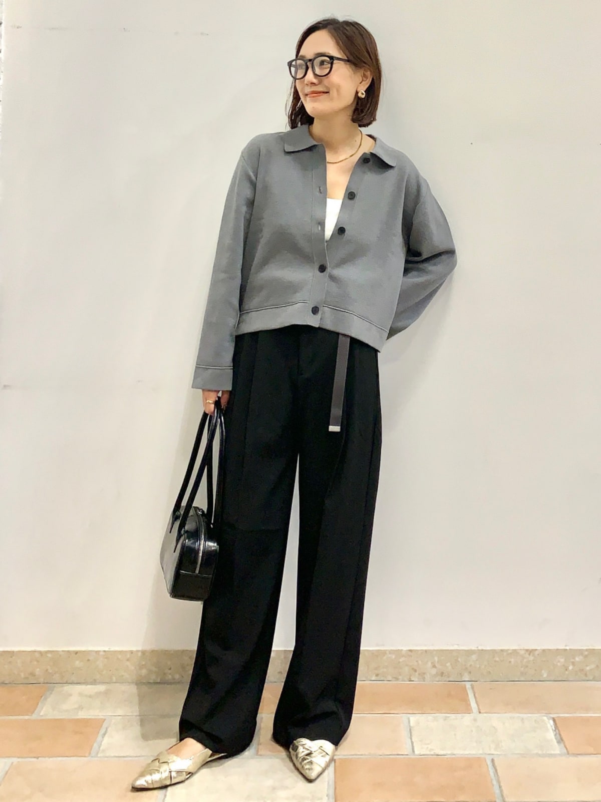 ポロ襟のついたニットは今季のトレンドアイテムです 出典：StyleHint