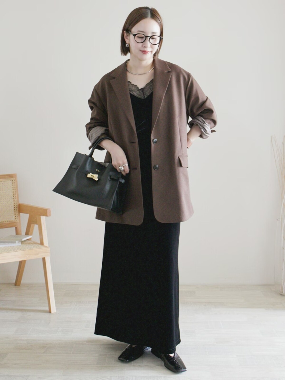 【OKコーデ】ゆったり着られるサイズ感を、カジュアルダウンする感覚で取り入れて　出典：WEAR