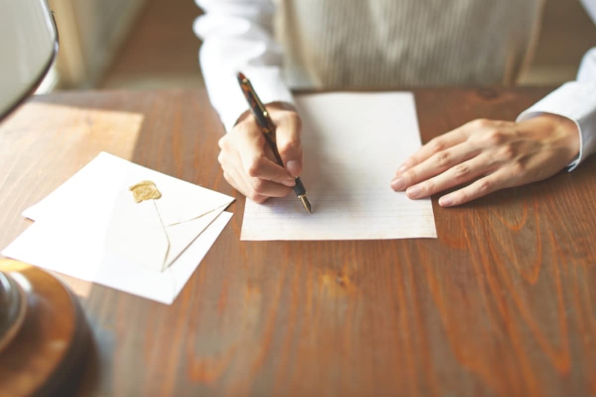 書き出しの時候の挨拶に迷うことも多いですが、ときにはやわらかく自分の言葉で表現するのもいいものです