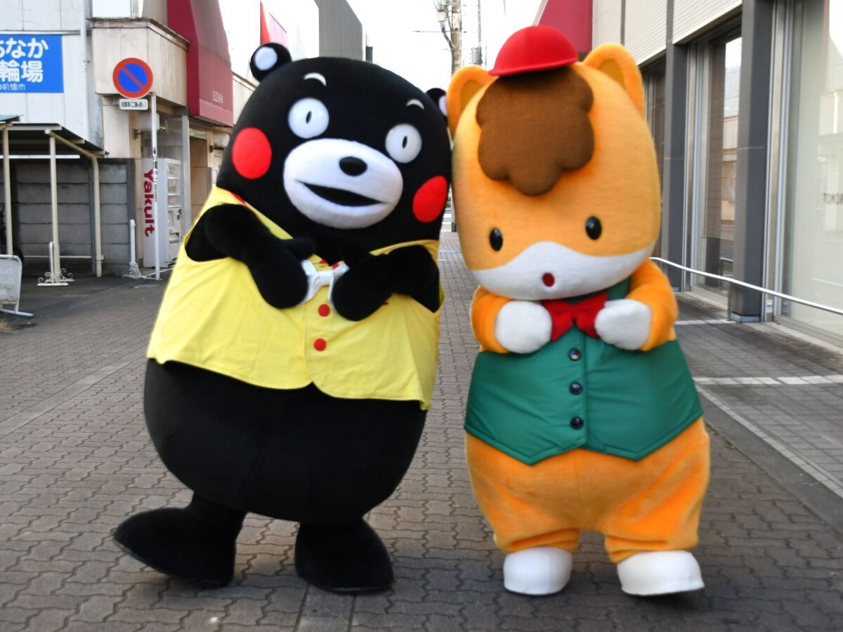 「くまモンすてきだね」「ぐんまちゃんもすてきだよ」＝9月27日・28日、群馬県庁・商店街など