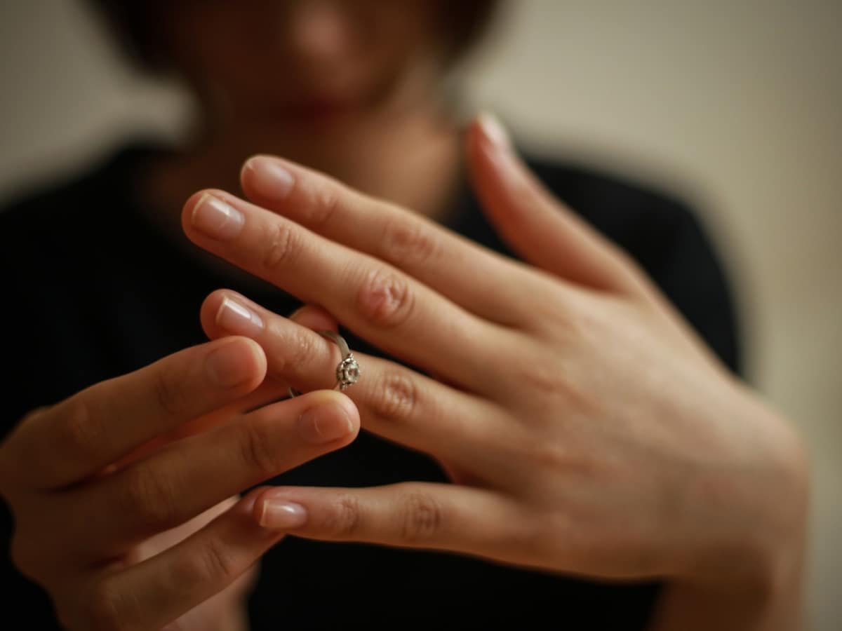 離婚すべきか否か……決断のヒントにしたい10のボーダーラインとは？ ※画像：PIXTA