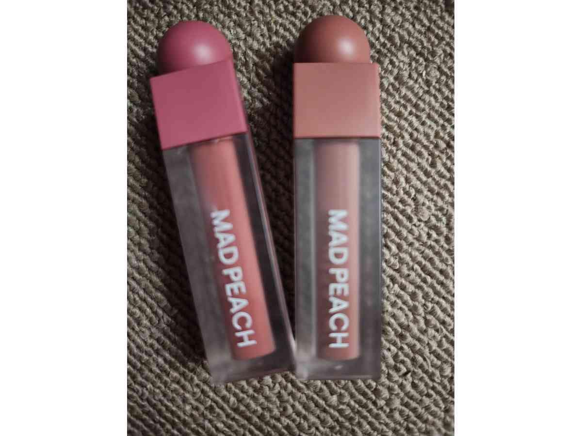 MAD PEACHの「スムースフィットカラーリップティント」