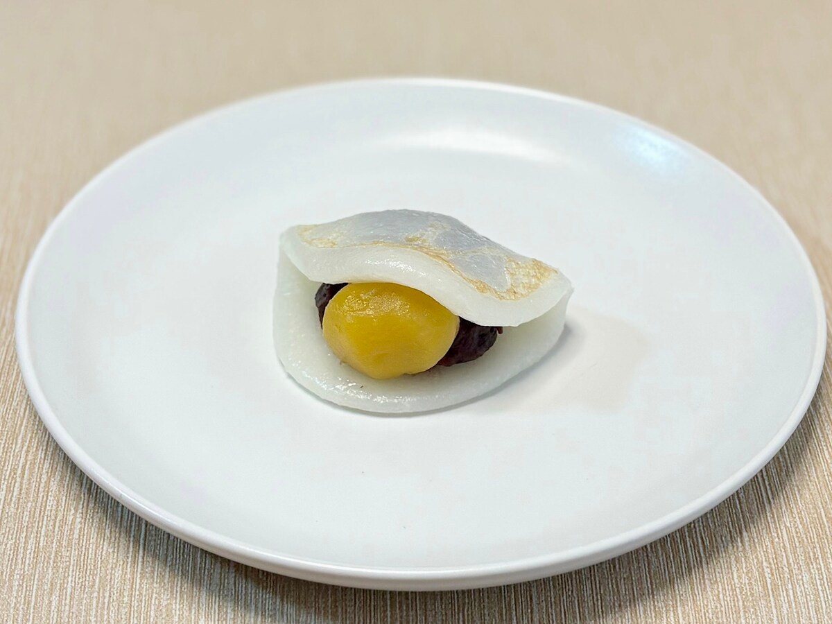 栗と粒あんの上品で控えめな甘さに癒やされます 