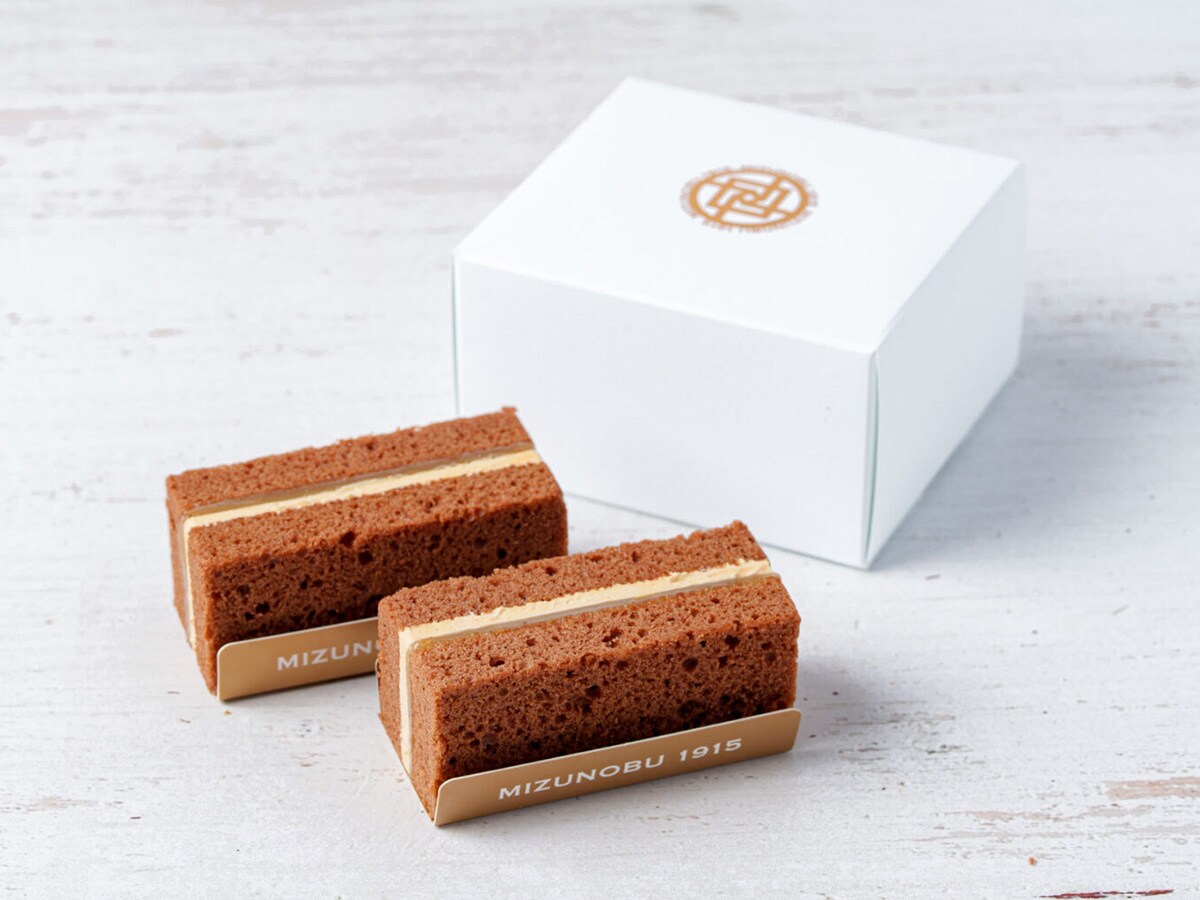 水信「チョコバナナヴィクトリアケーキ」（2個入 税込1000円）