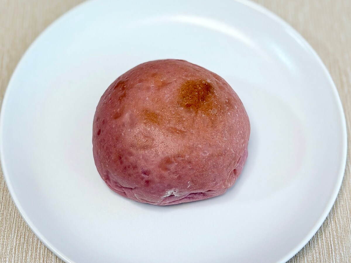 「クリームたっぷり！ふわもち冷やしクリームパン　おいもホイップ(紅はるか) 」192円（税込）