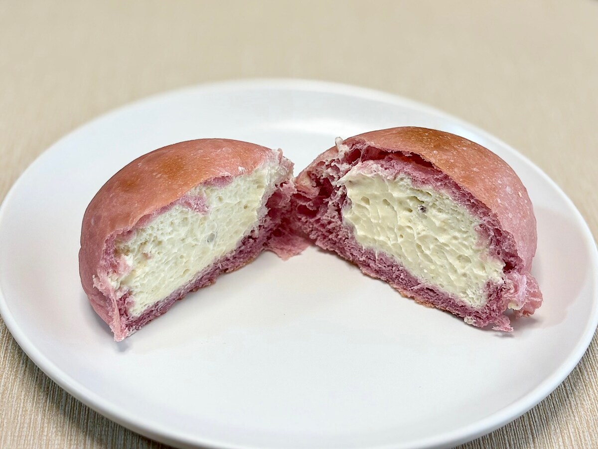 ひんやり冷たいクリームにおいもの風味が相まって、おいも好きにはたまらないおいしさ！ 