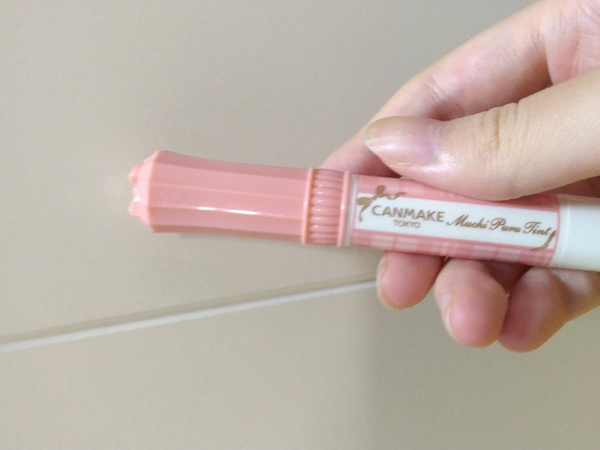 キャンメイクの「むちぷるティント [02]モモ」は20代女性が定番にしたいリップ