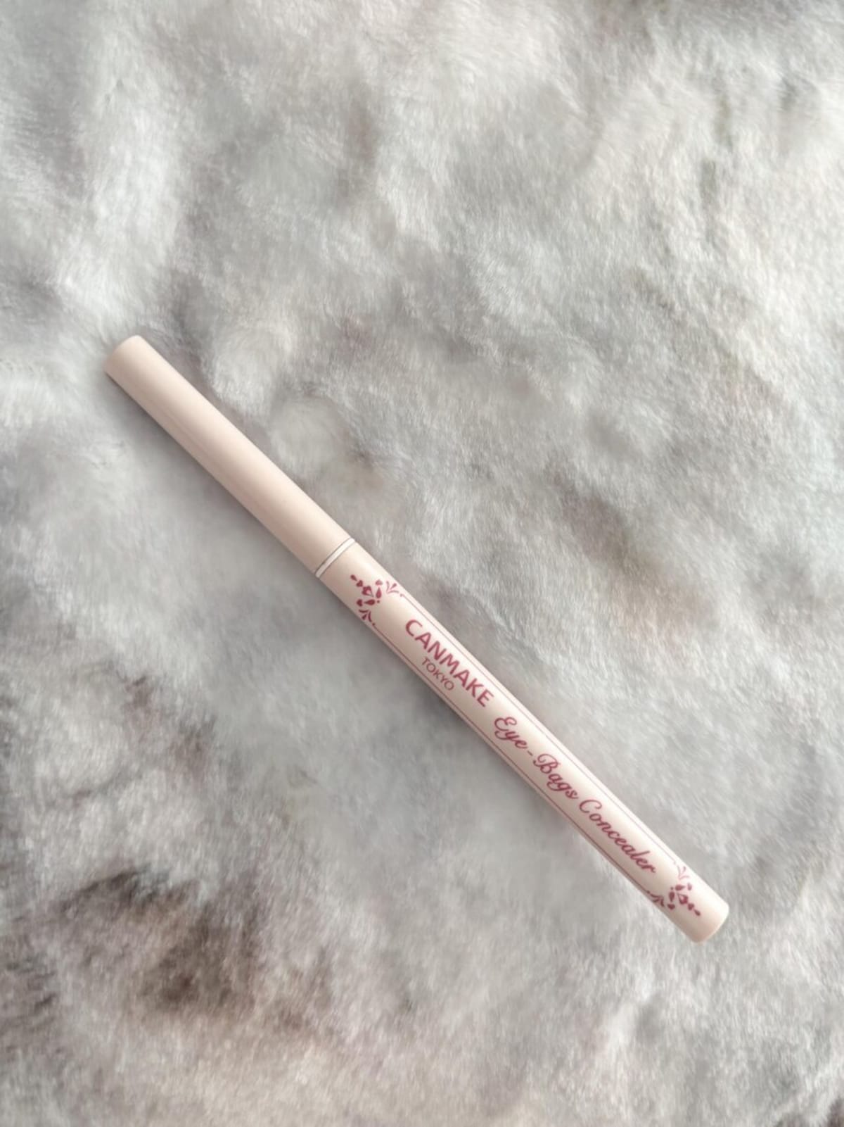 キャンメイクの「アイバッグコンシーラー [02]ピンクベージュ」は涙袋を華やかに演出できる