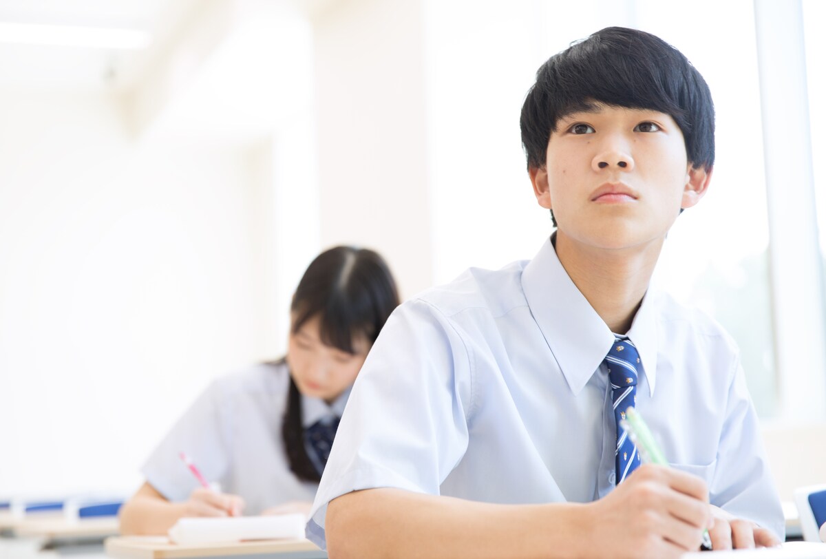 絶対評価が導入されているが、相対評価になっている現状も 