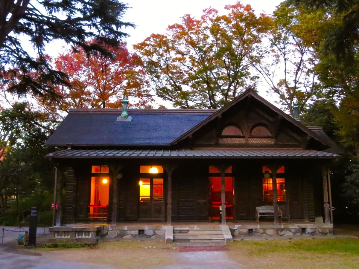 旧岩崎邸庭園の撞球室（ビリヤードルーム）※画像：筆者撮影