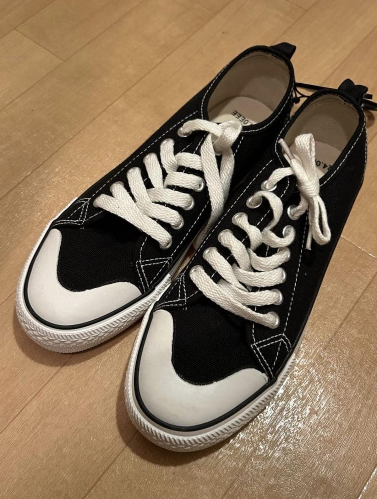 ワークマンの「キャンバススニーカー」はどんな服装にも合う