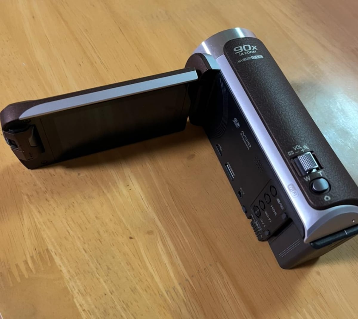 Panasonicの「デジタルハイビジョンビデオカメラHC-W590MS」