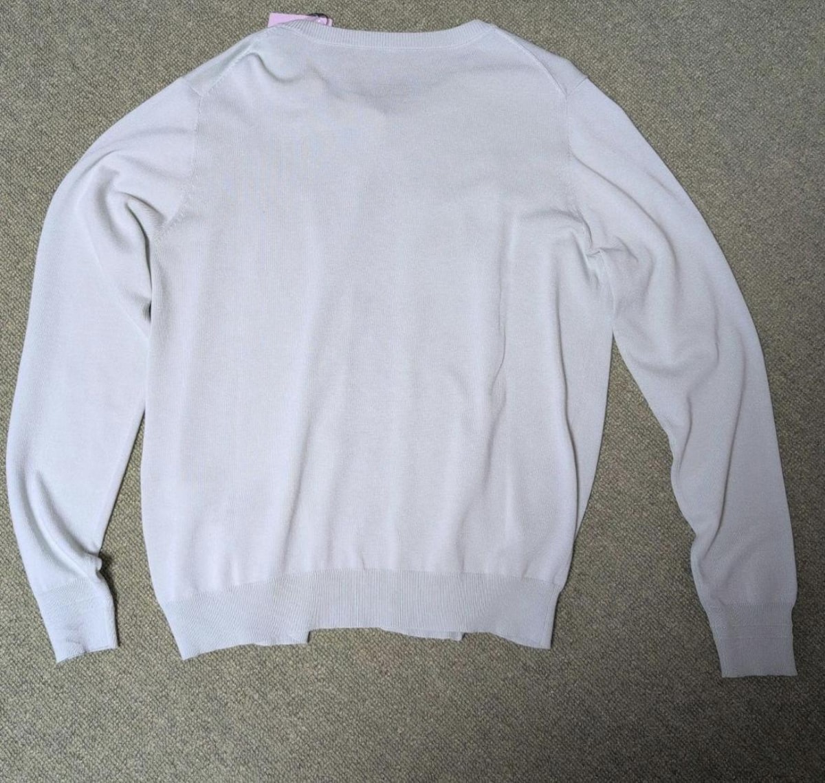 ワークマンの「レディースソロテックス使用 シーンレスカーデ」はオフィスでも着用できる