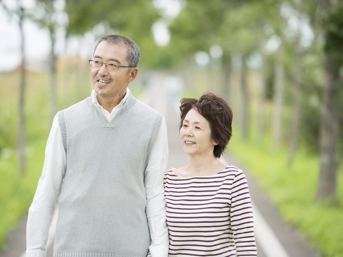 年金が少ない…。でも大丈夫！ 社会保障制度・自治体による助成・就労支援のフル活用術※画像：amanaimages