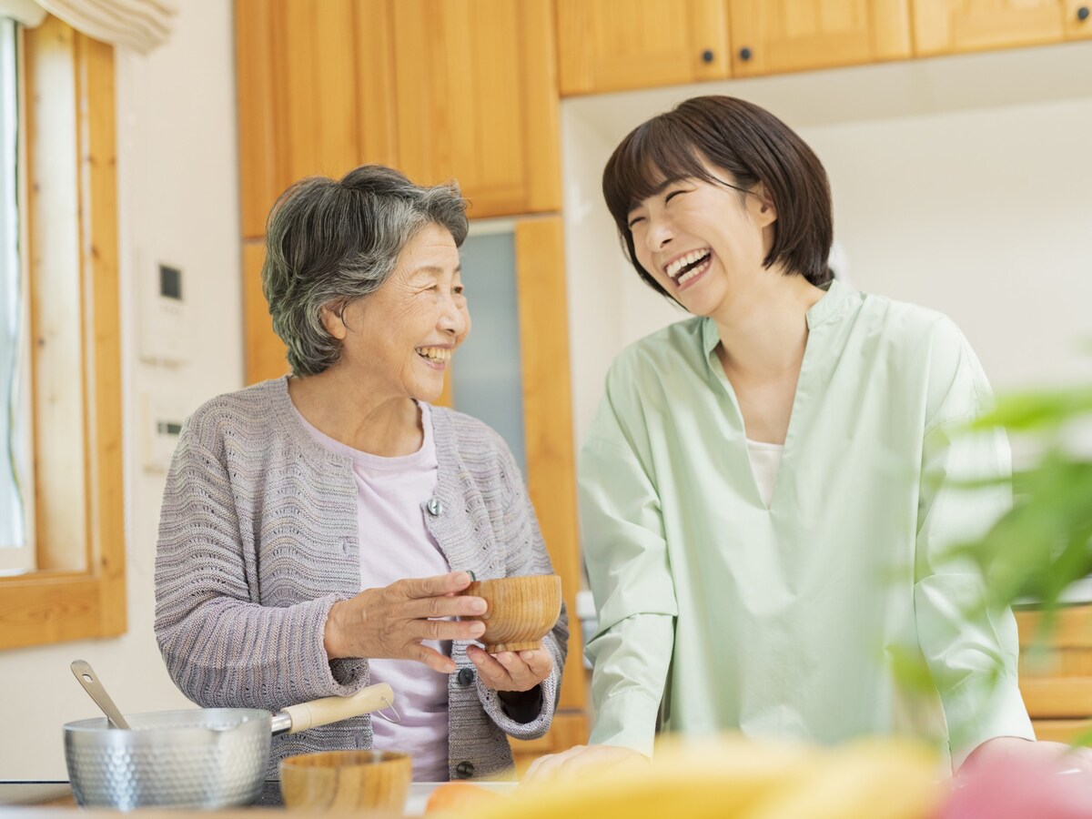 年金が少なくても暮らせる！ 無理せずできる見直し4つの工夫とは？※画像：amanaimages