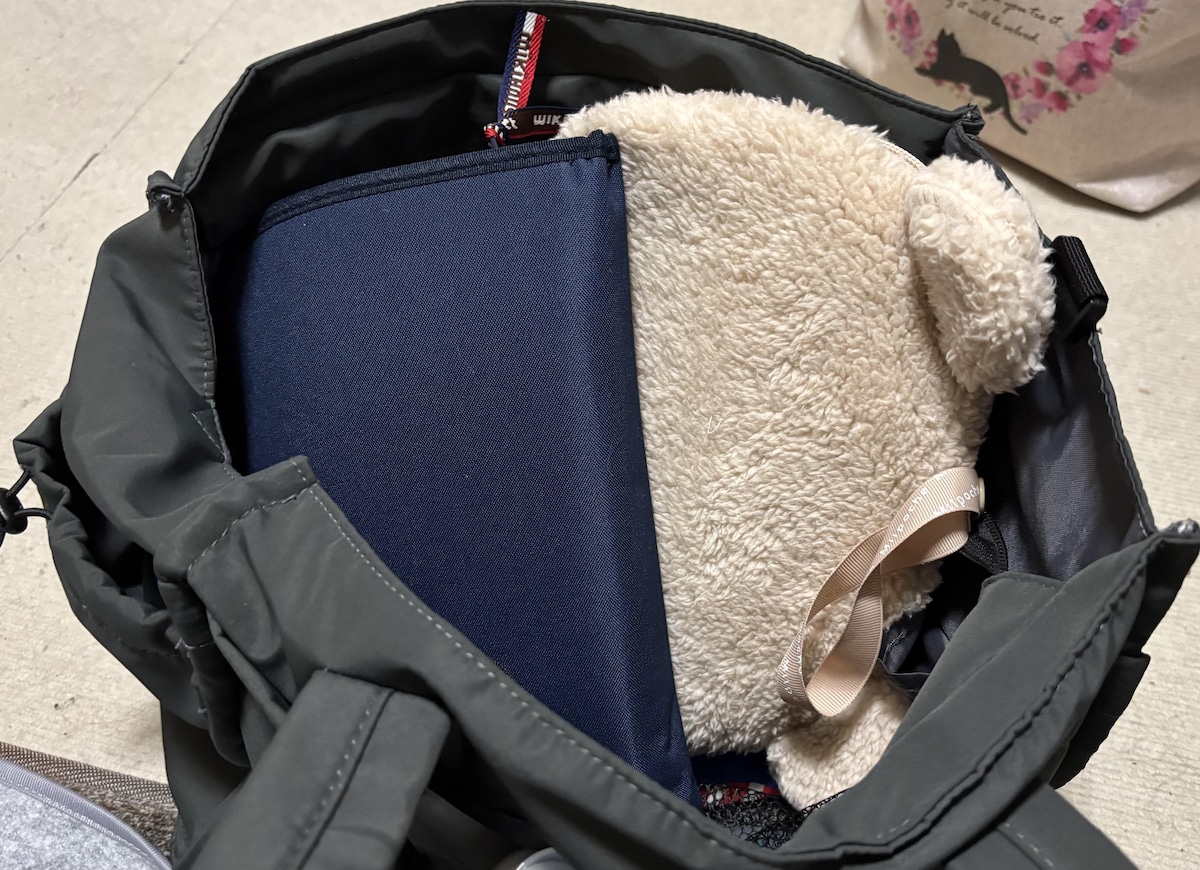 ワークマンの「高撥水マルチシートインマザーズ2WAYトートバッグ」は収納力抜群