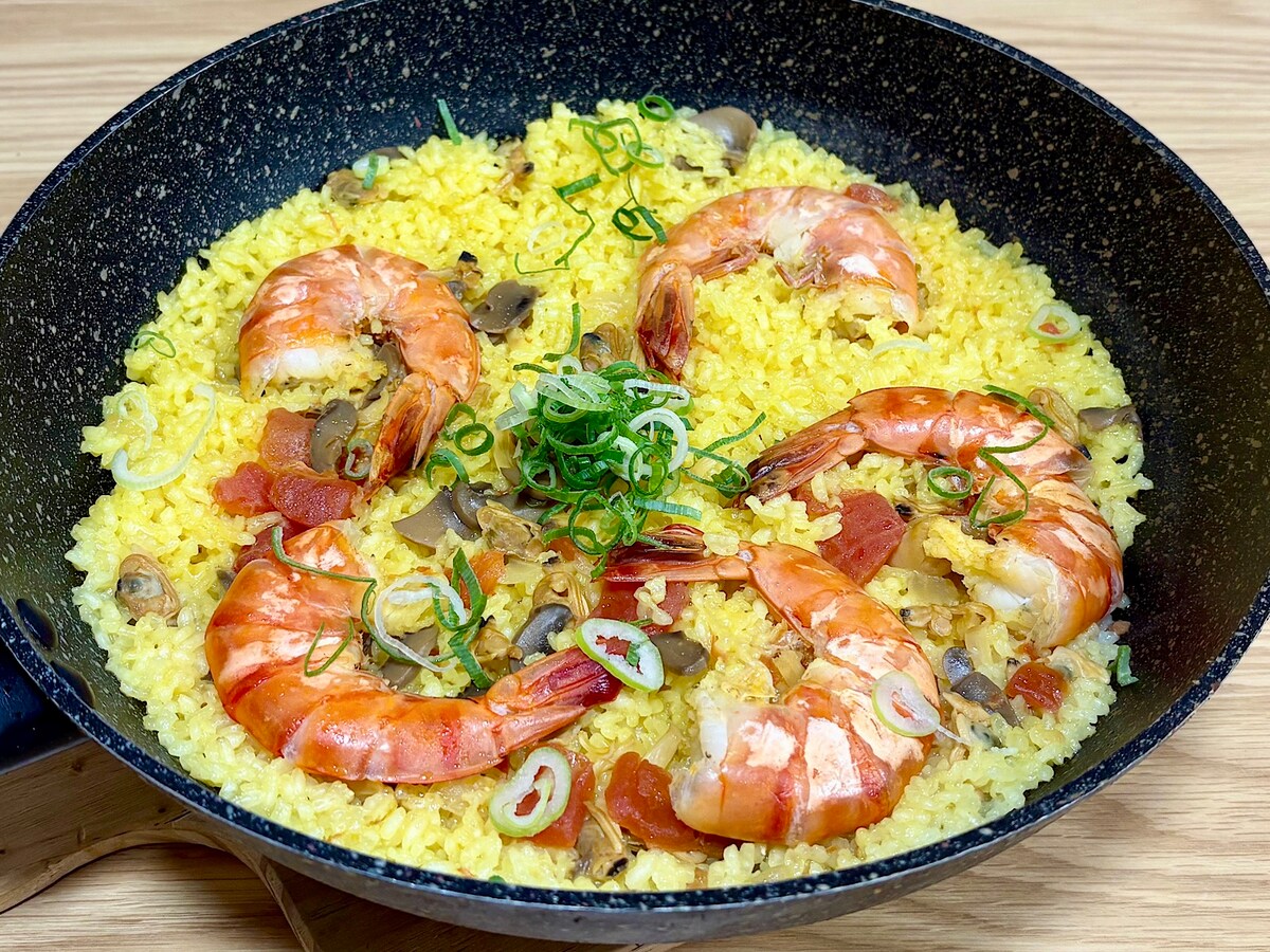 お店で食べるような本格的なパエリアの味わい。具材もたっぷり!