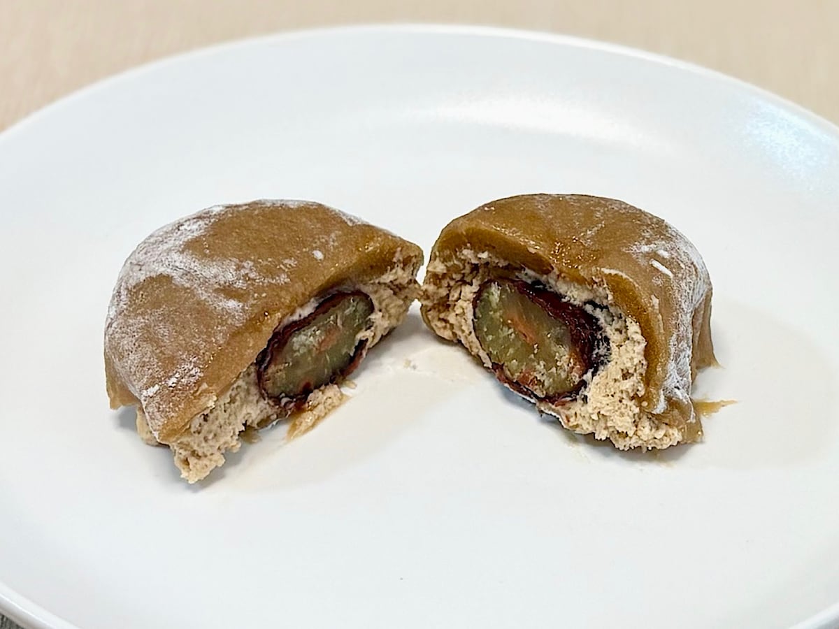 ふわふわもちもち食感に、ホクホクの栗のおいしさがたまりません 