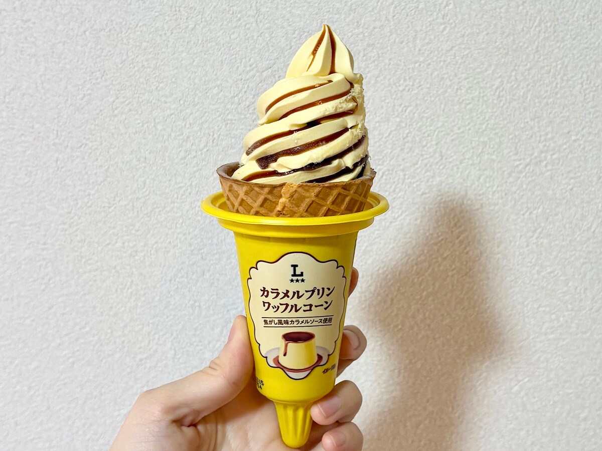 「カラメルプリンワッフルコーン」354円（税込）