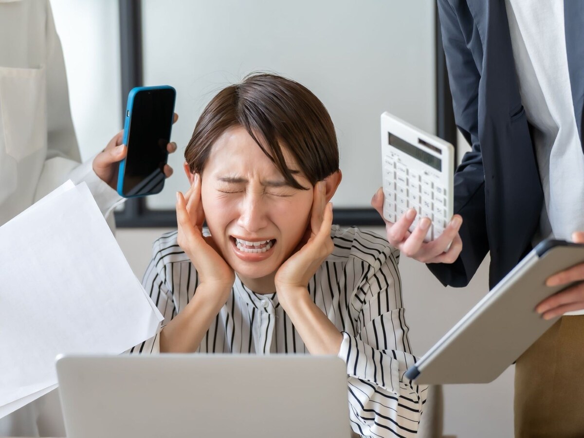 体力不足や体調不安に悩むビジネスパーソンが増えている!?  ※：PIXTA