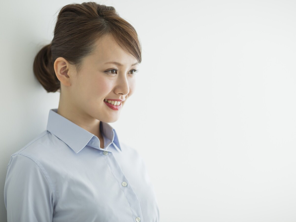 相手の労力を考えないで、質問や相談ばかりをしてくる人は一生貧乏！※サムネイル画像：amanaimages