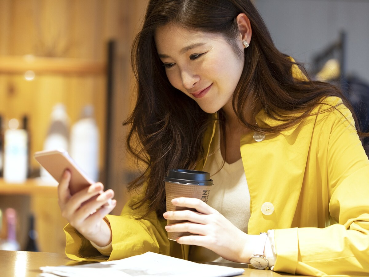 他人をコントロールしようとする人は一生貧乏？※サムネイル画像：amanaimages