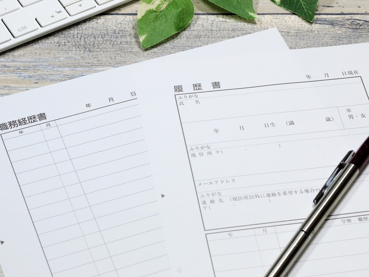 日本独特の雇用スタイルとは？ ※サムネイル画像：PIXTA