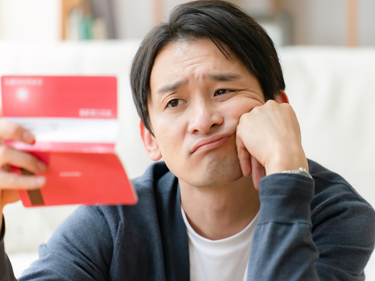 円安が進めば日本は豊かになるはずなのに、給料が増えない。 ※サムネイル画像：PIXTA