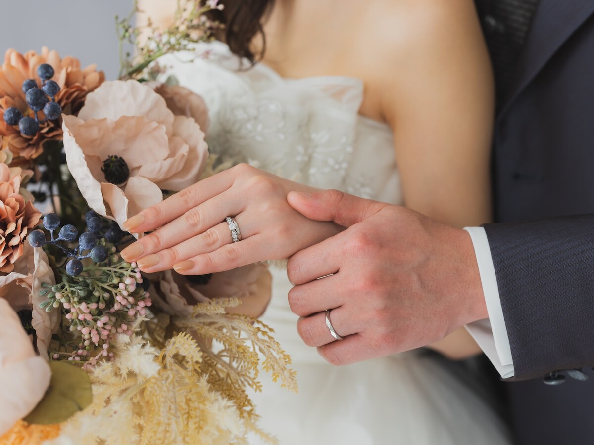 同棲するなら結婚するのが当たり前？（画像：PIXTA）