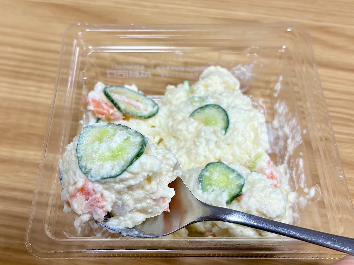 惜しみなくたっぷり入った具材は満足感抜群。クセのない、やさしい味わいが魅力です 