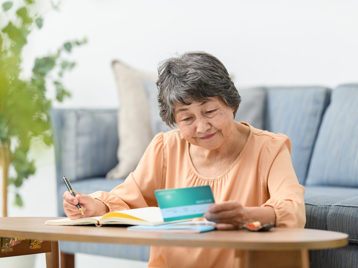 60代女性,定期預金