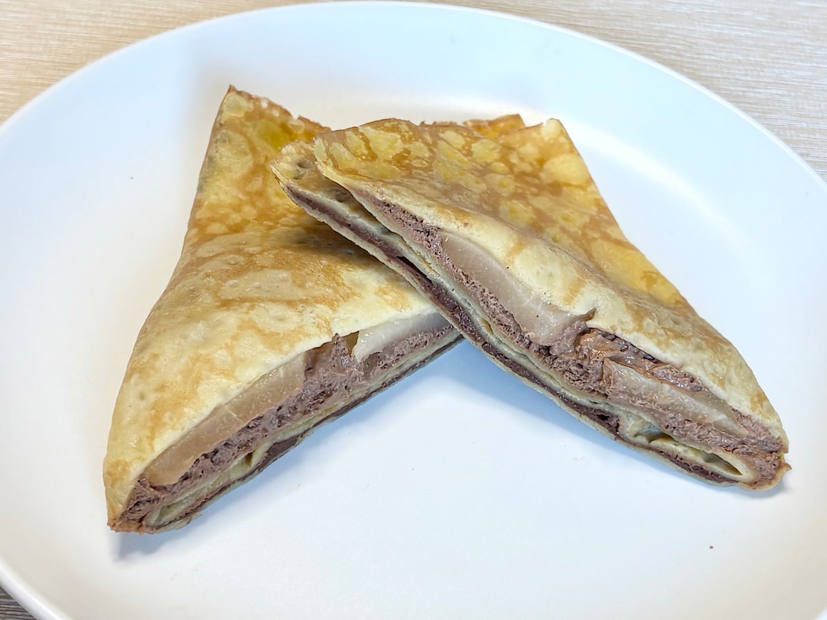 しっとりした洋梨とショコラ&ガナッシュクリームの相性抜群です 