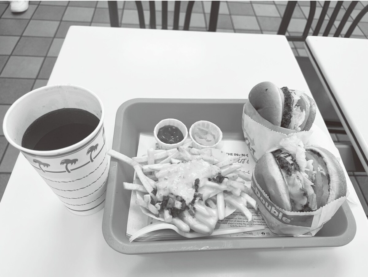 私が大好きなアメリカ西海岸エリアに展開するIn-N-Outのバーガー、通称イネナウト（出典：「世界史の食べ歩き方」）