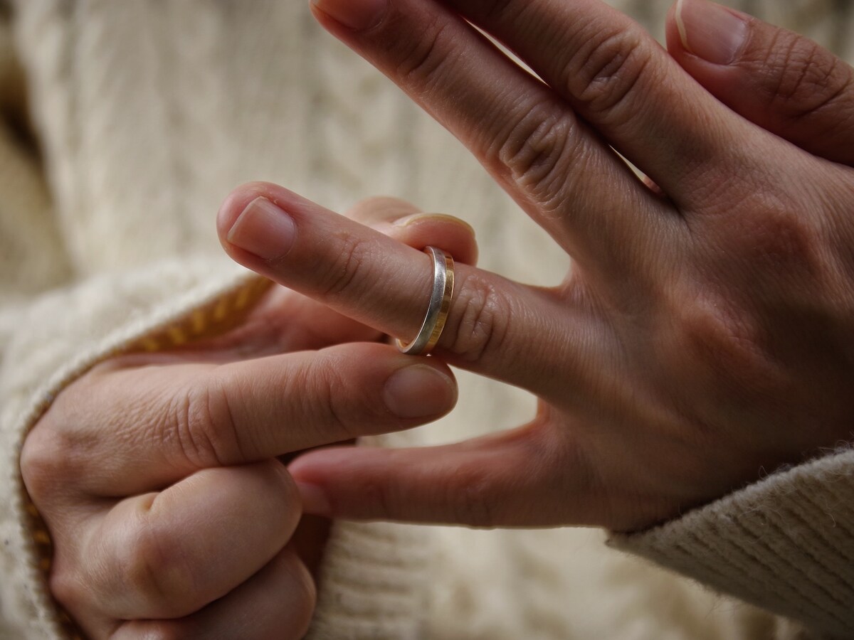 一時は離婚を決意したものの……（画像：PIXTA）