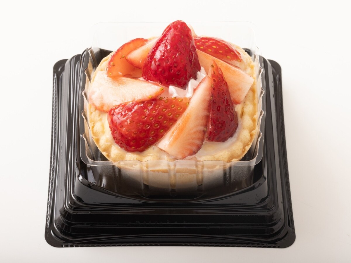 物価高でご褒美のケーキも我慢しているけれど…… ※画像：PIXTA